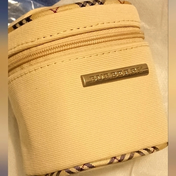 Burberry Pouch
